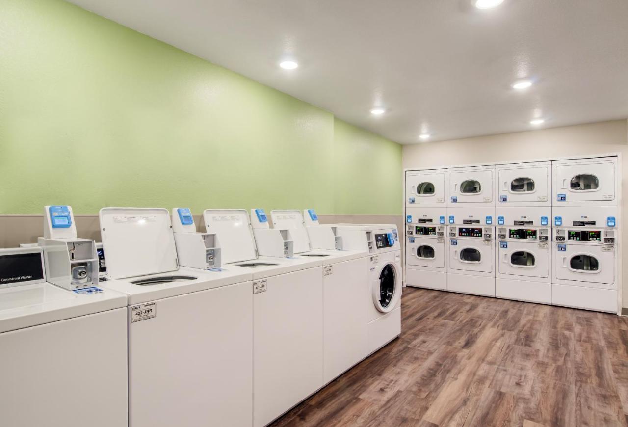 Woodspring Suites Thornton-North Denver Екстер'єр фото